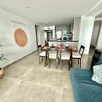 Apartamentos Con Playa Privada Y Vista Al Mar